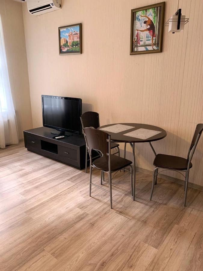 Excellent Apartment In The Center Of Odessa Exteriér fotografie